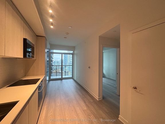 5th image of 110 Broadway Ave #1913S