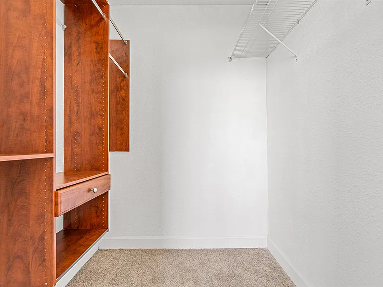 401 69th St #101 — Photo 25