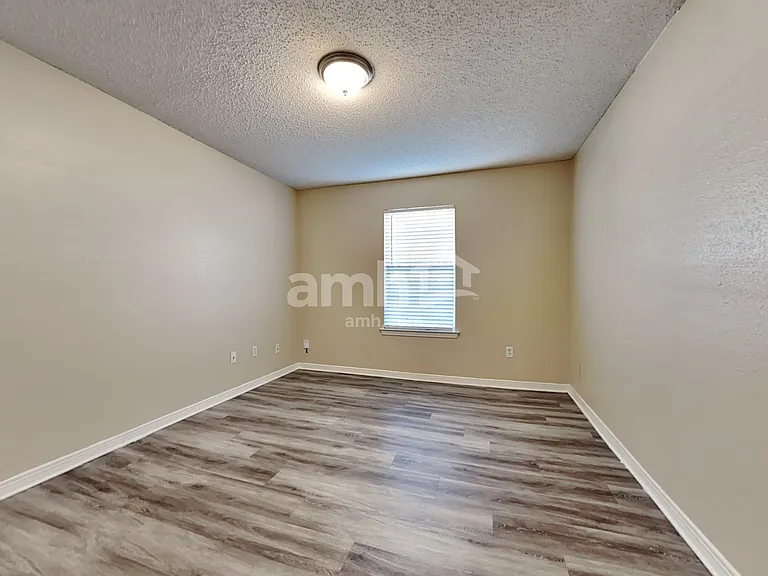 9215 Hawkeye Dr — Photo 14