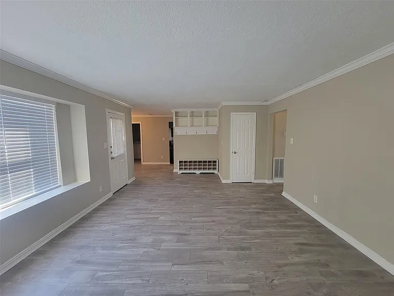 4015 Chapel Square Dr — Photo 17