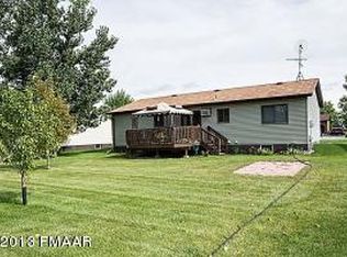 401 4th St E, Horace, ND 58047