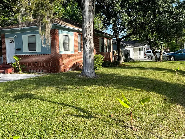 5105 Hollycrest Dr — Photo 11
