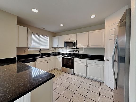 3rd image of 1088 Oriole Cir