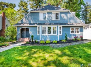 199 Colonial Ct, Teaneck, NJ 07666