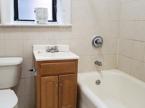 2nd image of 93 Fairview Ave APT E4
