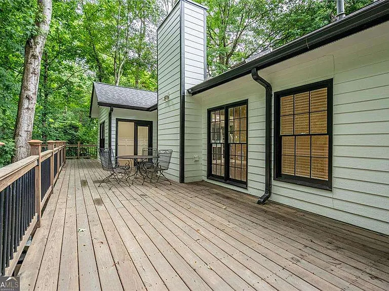 3924 Ashford Dunwoody Rd NE — Photo 27