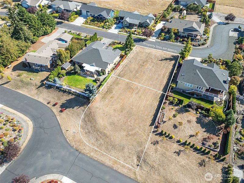 3rd image of 440 Morgison Loop