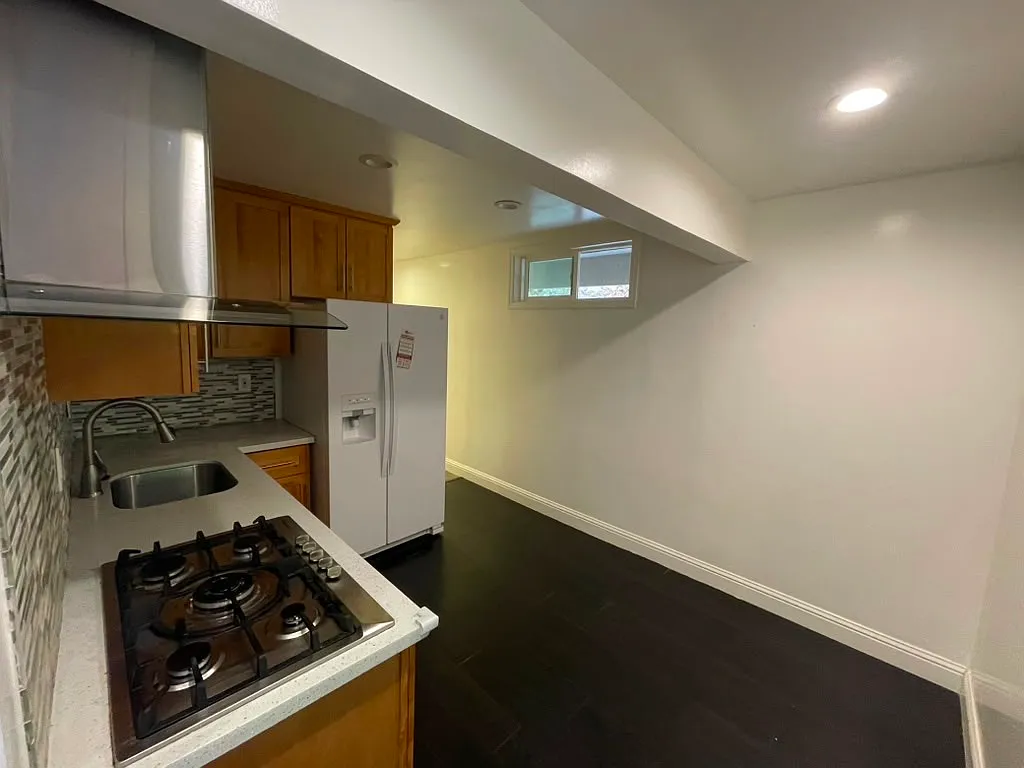 2 bed, 725 sqft, $2,800 — Photo 3