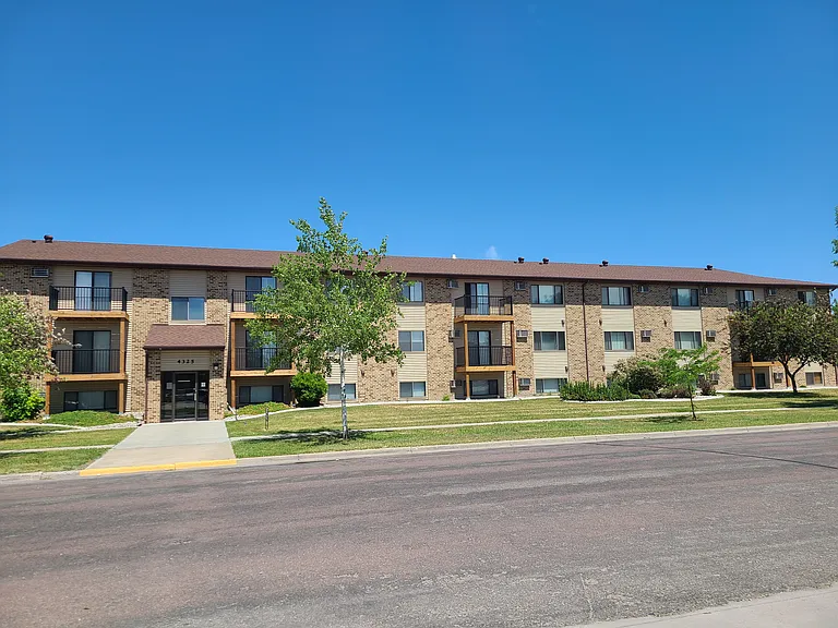 4325 10 Ave S Fargo ND