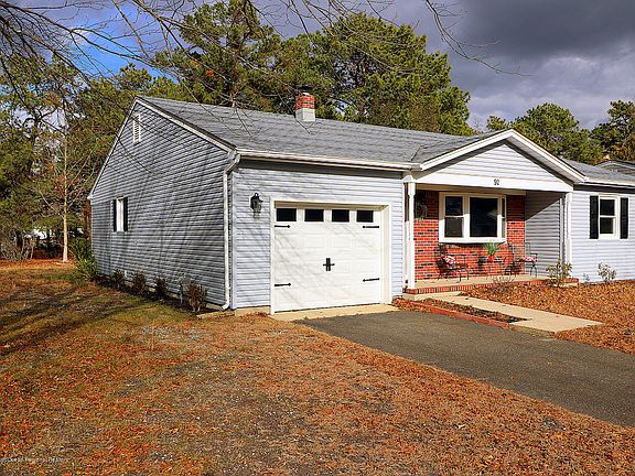 3rd image of 92 Whitmore Dr