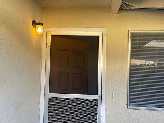 4th image of 579 Fir St