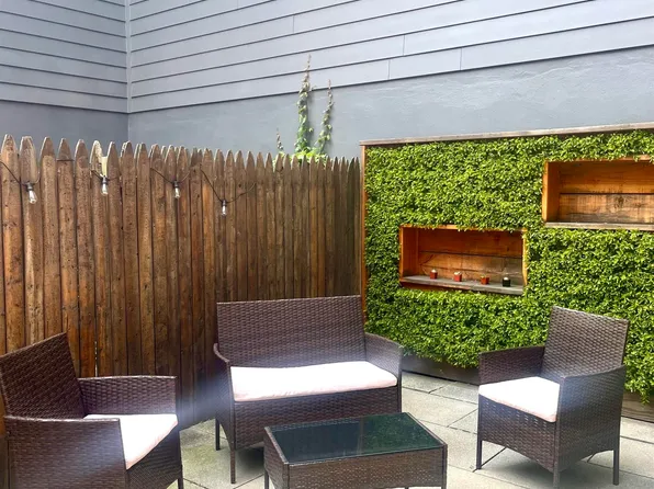 422 Bloomfield Street image 8 of 14