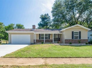 1358 Green Mist Dr, Fenton, MO