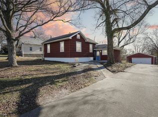 1084 Emmitt Rd, Akron, OH 44306