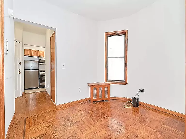796 9th Ave #15 — Photo 3