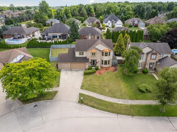 15044 Orleans Dr, Shelby Township, MI 48315