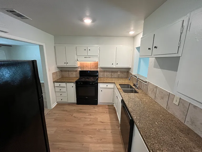 2314 Blyth Dr — Photo 8