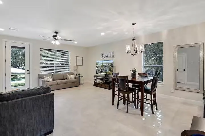 3 bed, 2.5 bath, 1630 sqft, $2,645 — Photo 3