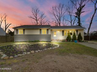 900 Briar Ave, Toms River, NJ 08753