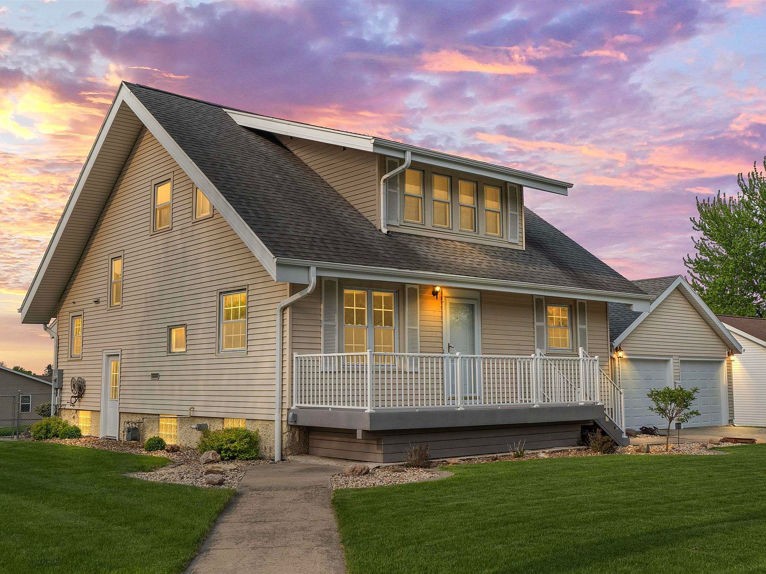 702 K Ave, Grundy Center, IA 50638 MLS 20231922 Zillow