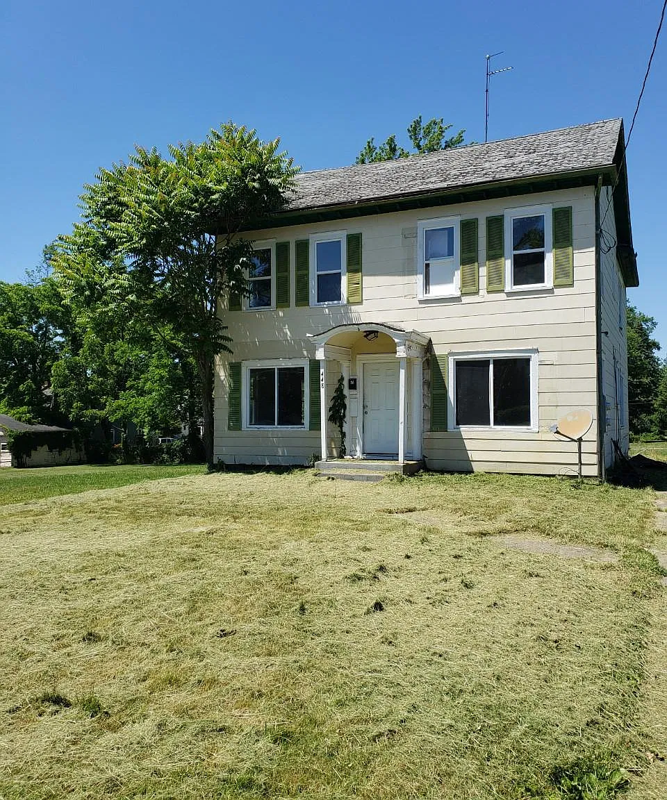 448 Ferndale Ave — Photo 1