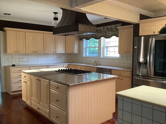 3rd image of 18 Vac L25 77x360 Greenlawn