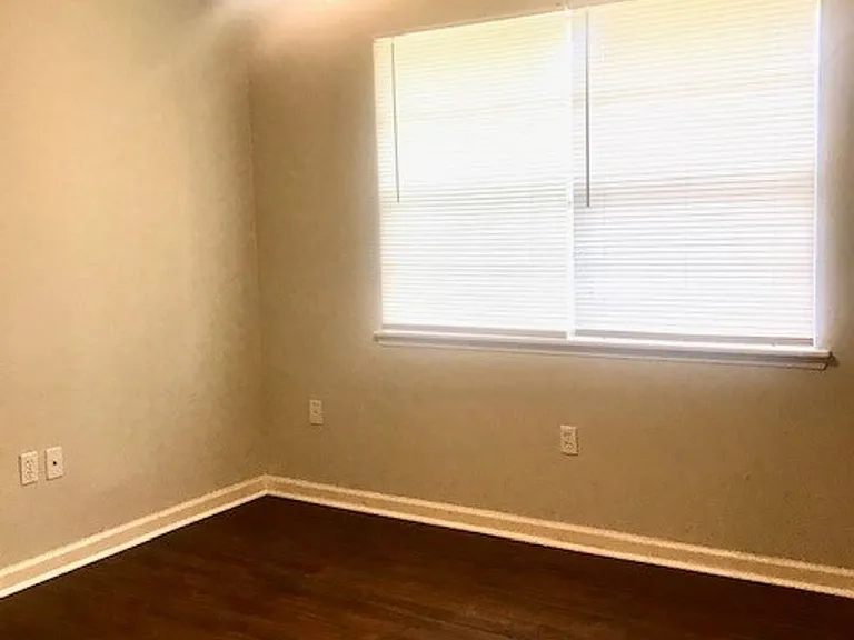 15343 Monica Ave — Photo 6
