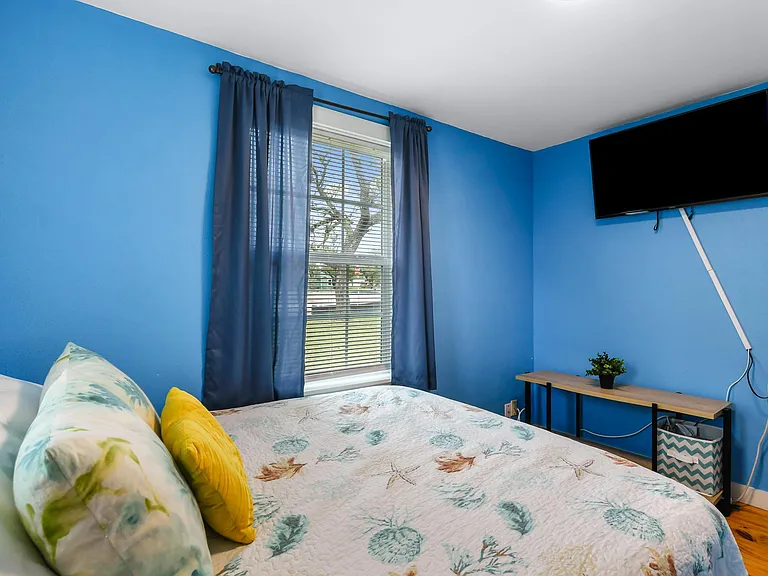 822 N Ann St — Photo 15