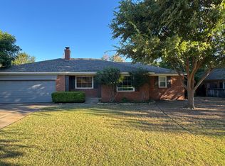 1803 Dorchester Dr, Nichols Hills, OK 73120