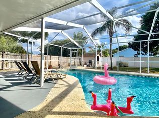 8024 Candlewoode Dr, Largo, FL 33773