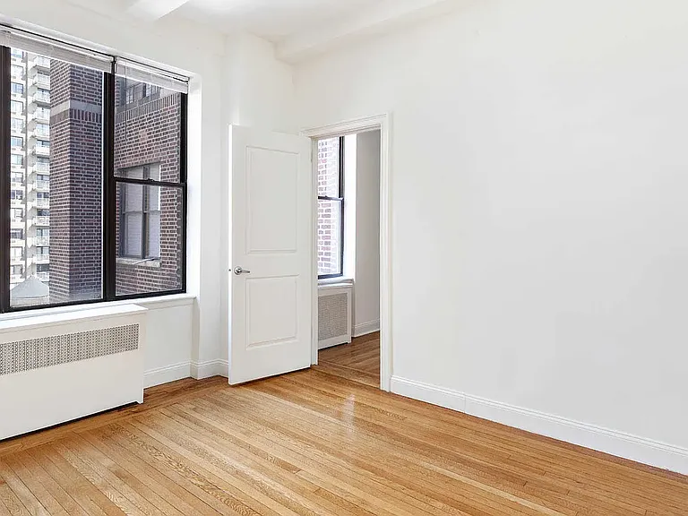 228 W 71st St #10L — Photo 20