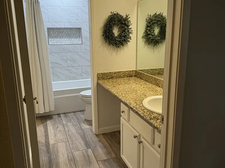 604 Arcadia Dr #1 — Photo 10
