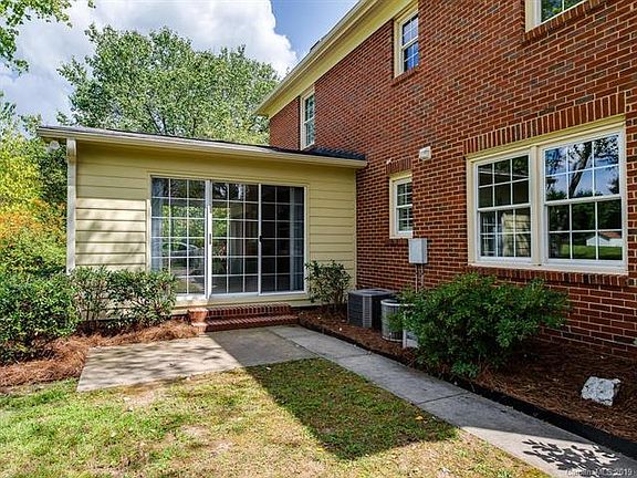 3rd image of 5015 Whitwell Ct