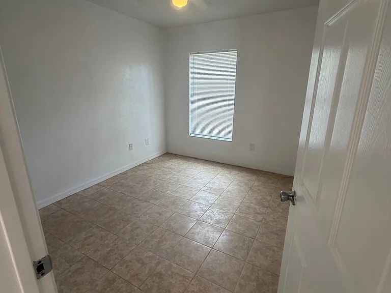 1594 Megan Bay Cir — Photo 5