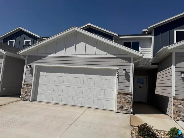 7002 E Brooks Edge Pl, Sioux Falls, SD 57110
