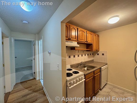 3rd image of 80 Highland Ave APT 202