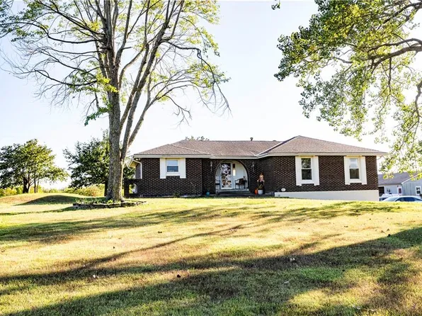11409 E 261st St, Peculiar, MO 64078