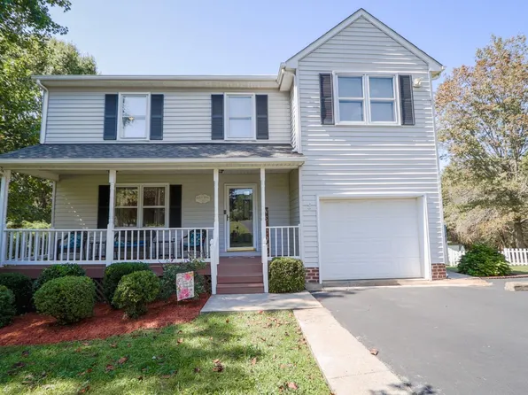 414 Cresthaven Ter, Evington, VA 24550