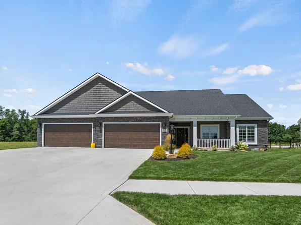 5279 Greyson Heights Dr, Auburn, IN 46706