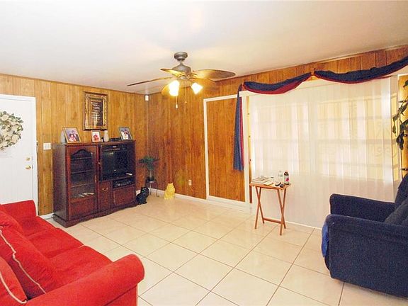 3rd image of 7910 Croton Ave