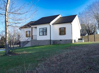 313 Dreamland Dr, Greenbrier, TN 37073