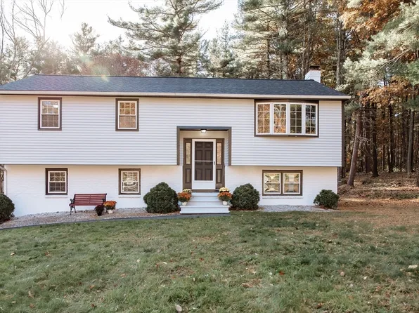 54 Scott St, Dracut, MA 01826