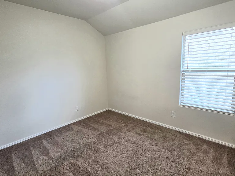 8433 Comanche Springs Dr — Photo 4