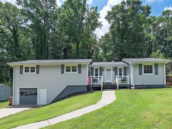 212 Foothill Dr, Woodstock, GA 30188