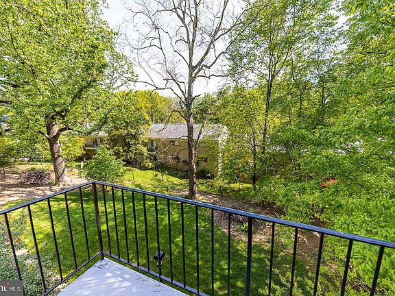 4th image of 10636 Montrose Ave APT 202