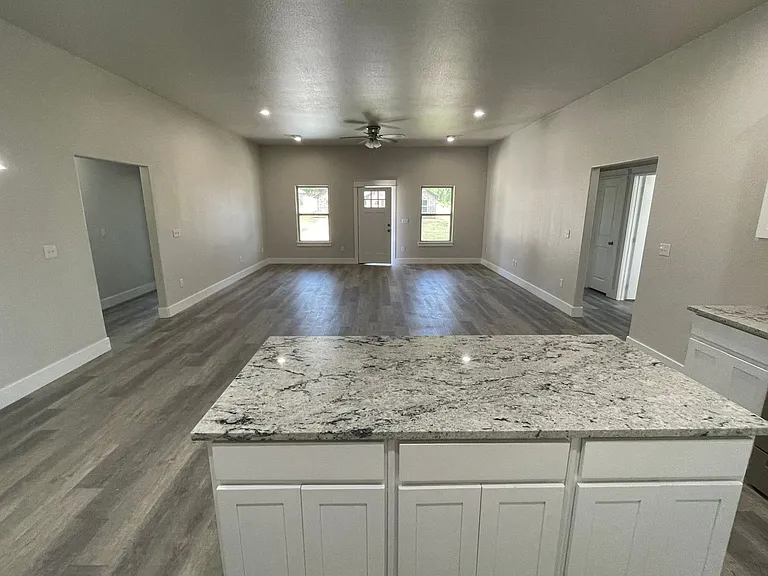 122 Watch Hill Dr — Photo 6