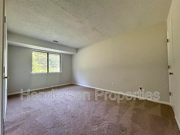 7314 Meadowland Dr — Photo 9
