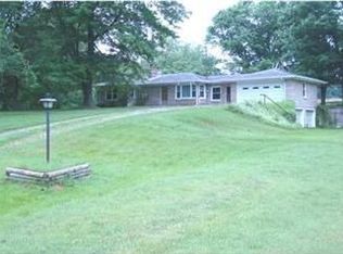 8821 Six School Rd, Evansville, IN 47720