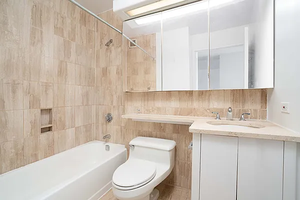 Rented by R New York | media 10