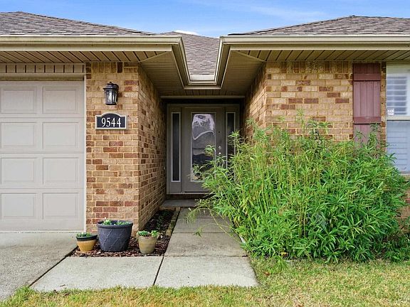 4th image of 9544 Laramie Dr